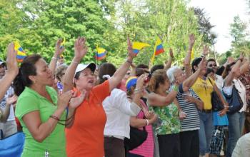 https://www.ladivinamisericordia.org/sites/default/files/field/image/colombian_day.jpg