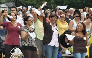 https://www.ladivinamisericordia.org/sites/default/files/field/image/encuentro_website.jpg