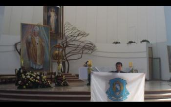 https://www.ladivinamisericordia.org/sites/default/files/field/image/padre_dante_bandera.jpg