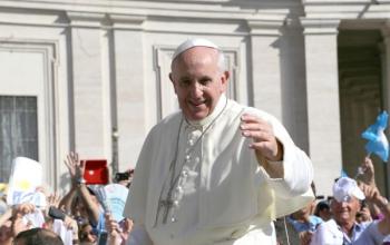 https://www.ladivinamisericordia.org/sites/default/files/field/image/pope_francis_02.jpg