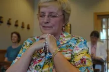 https://www.ladivinamisericordia.org/sites/default/files/field/image/050624f_ministry_of_prayer03.jpg