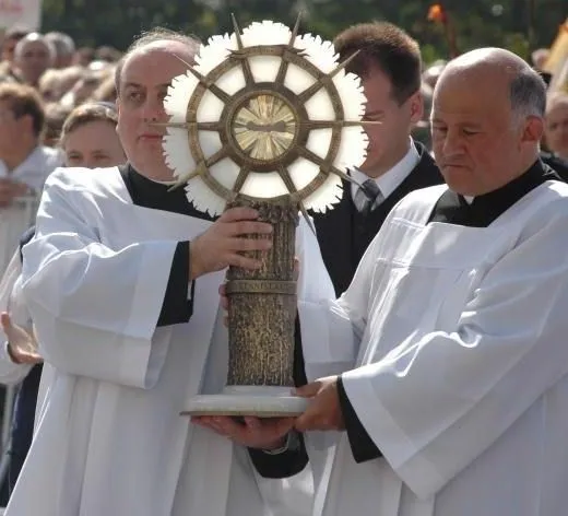https://www.ladivinamisericordia.org/sites/default/files/field/image/estanislao.jpg